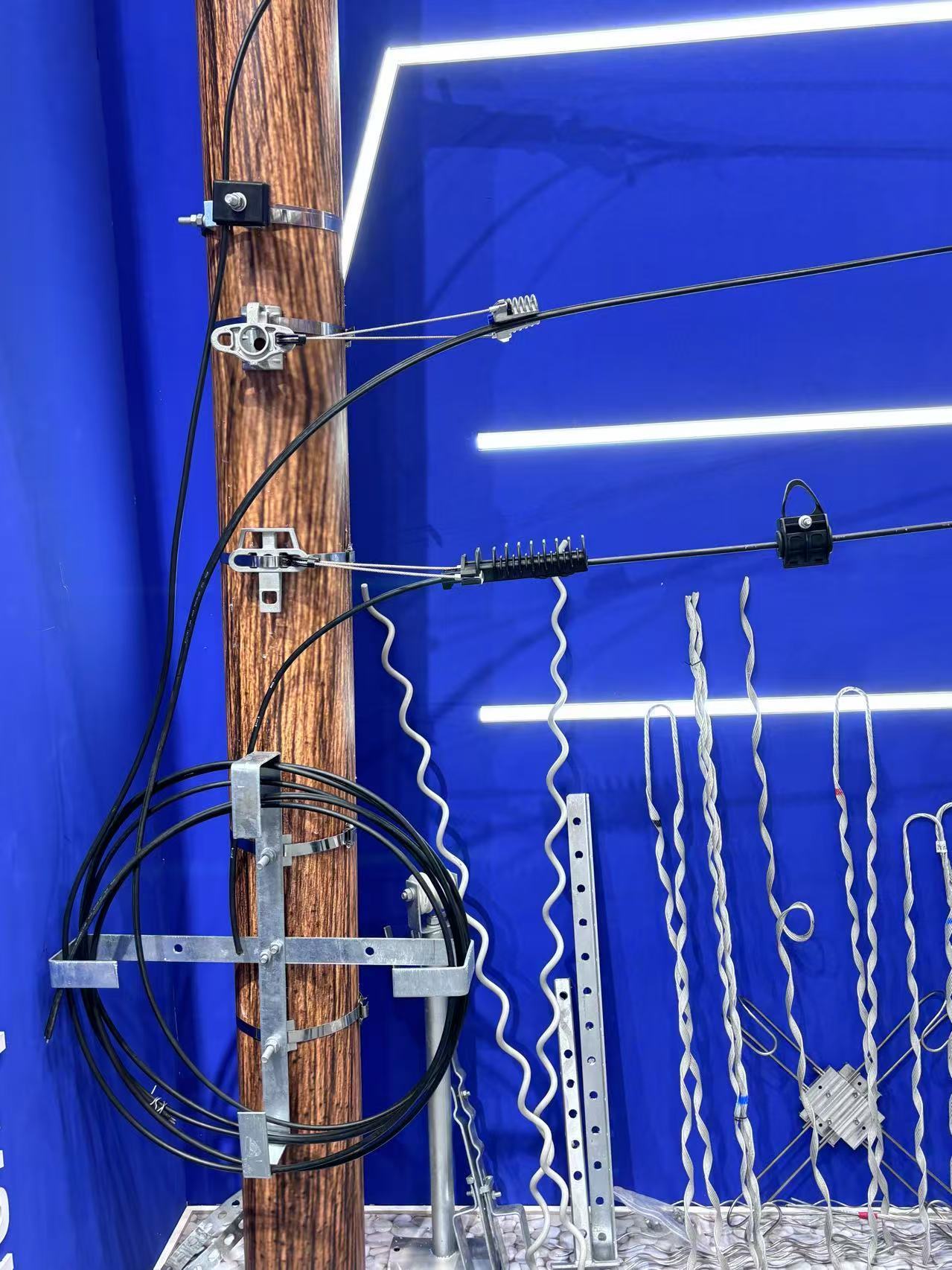 Latest company blogs about What are the main ADSS cable fittings?