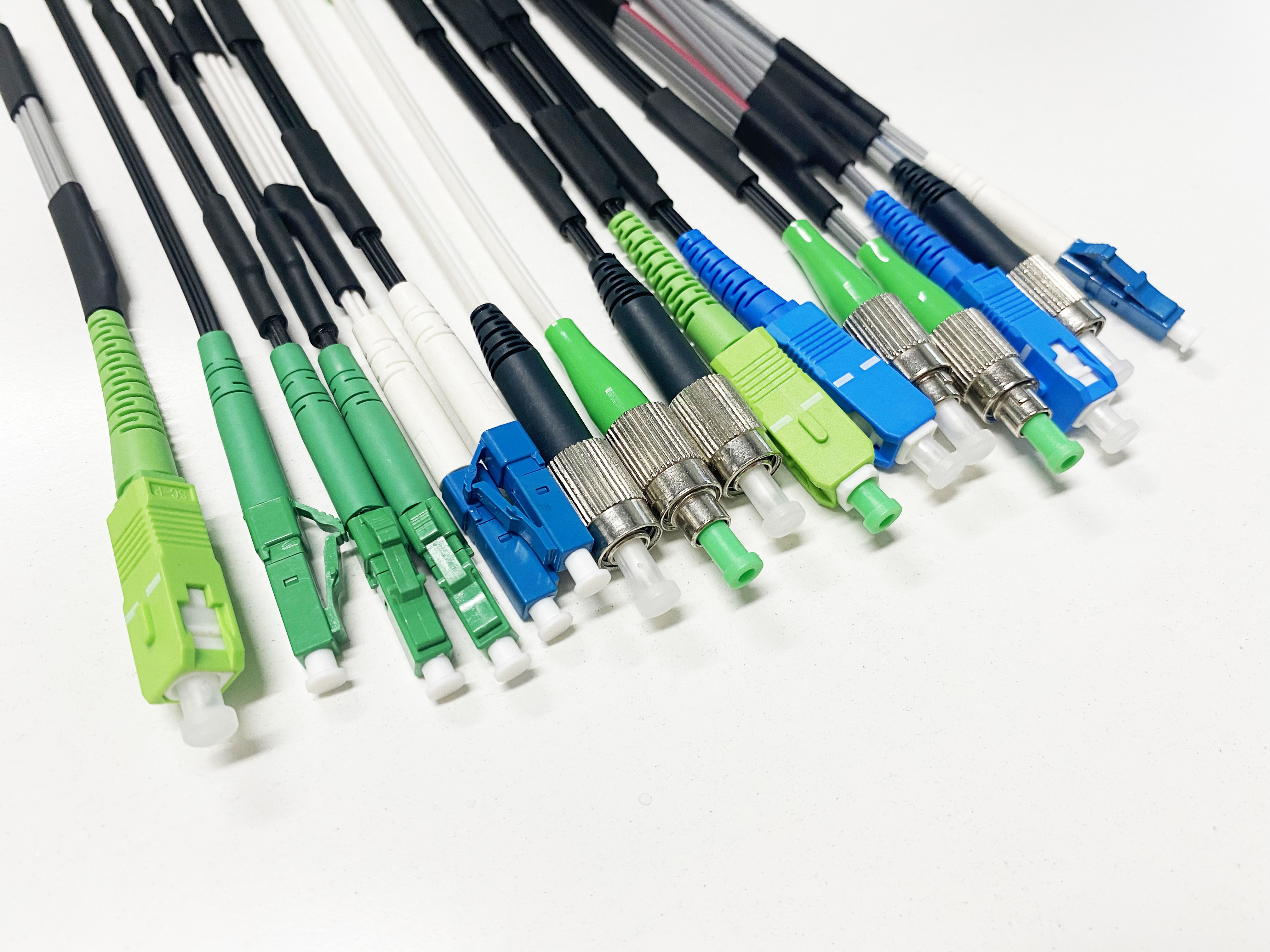 Latest company blogs about How Many Fiber Connector Types