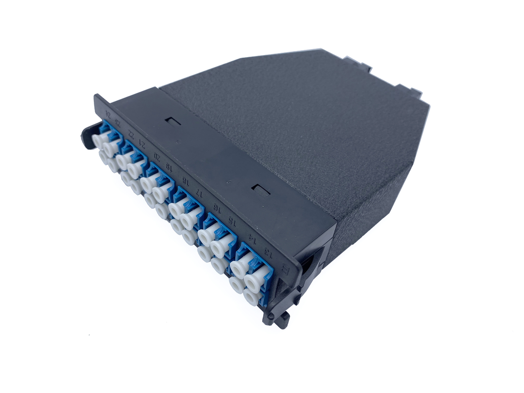 8 Fibers MPO Cassette Module G657A2 LSZH Hydra Cable Assembly APC